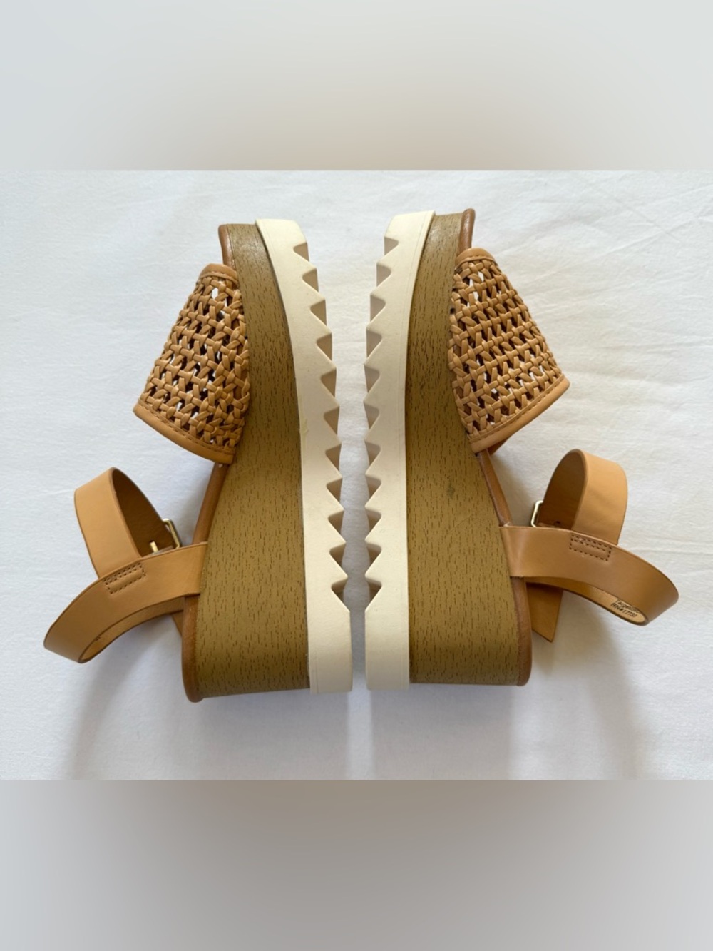 Universal Thread Women’s Alba Platform Sandals - Picture 4 of 10